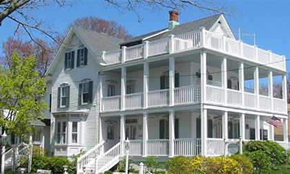 Avonlea-Rooms-Moonstone-02