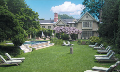 Avonlea-Rooms-Moonstone-02