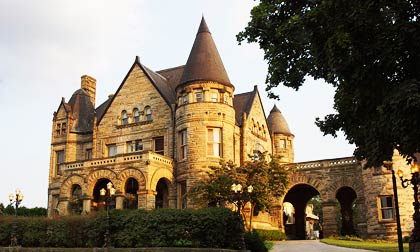 Avonlea-Rooms-Moonstone-02