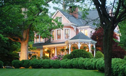 Avonlea-Rooms-Moonstone-02